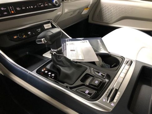 New 2026 Kia Carnival SX image 32