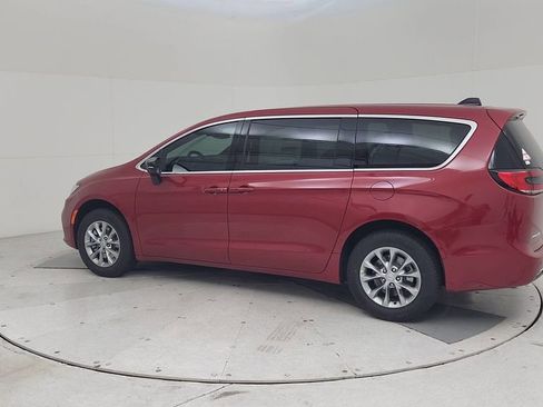 New 2026 Chrysler Pacifica Select image 10