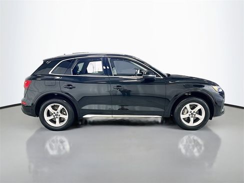 Used 2022 Audi Q5 2.0T Premium w/ Convenience Package image 9