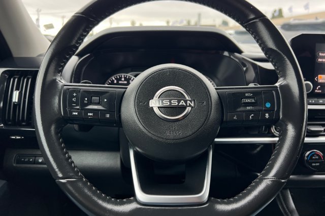 Used 2024 Nissan Pathfinder SV FWD image 29