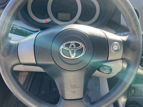 Used 2011 Toyota RAV4 2WD image 11