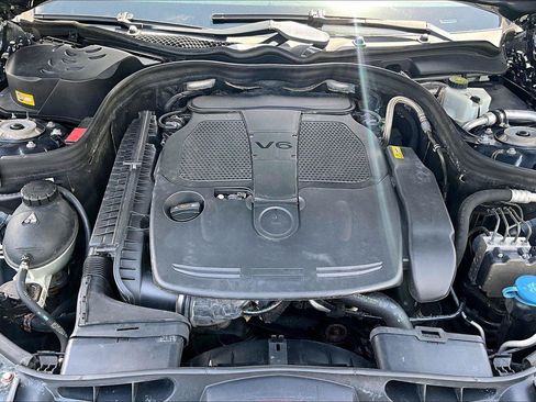 Used 2014 Mercedes-Benz E 350 4MATIC Sedan image 29