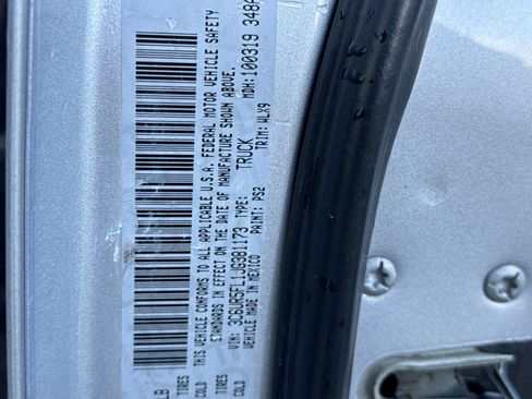 Used 2018 RAM 2500 Laramie w/ Sport Appearance Group image 26