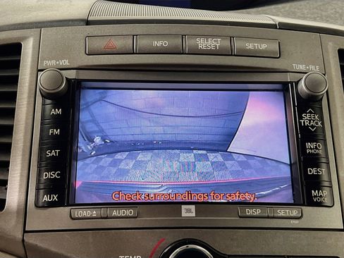 Used 2010 Toyota Venza AWD image 28