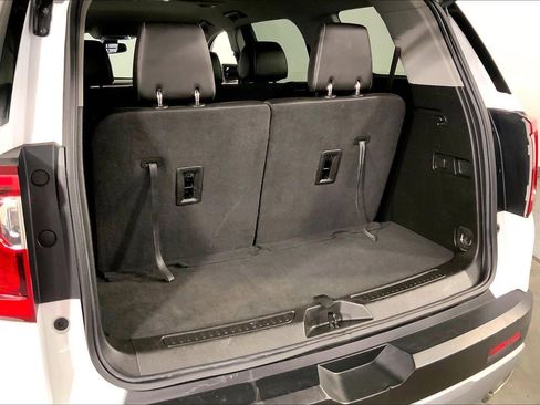 Used 2023 GMC Acadia SLT image 4
