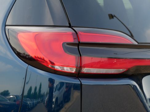 Used 2025 Chrysler Pacifica Select FWD image 17