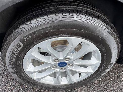 Used 2021 Ford Escape SE w/ Cold Weather Package FWD image 23