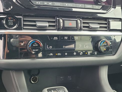 Used 2025 Nissan Pathfinder SV AWD/4WD image 27