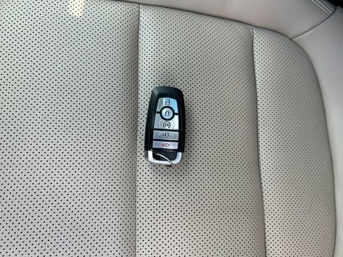 Used 2022 Ford Escape Titanium w/ Class II Trailer Tow Package image 33