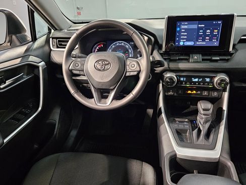 Used 2024 Toyota RAV4 XLE image 9