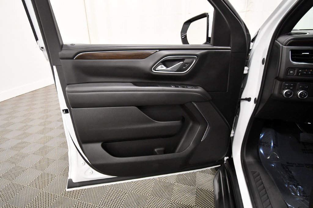 Used 2024 GMC Yukon SLE AWD/4WD image 13