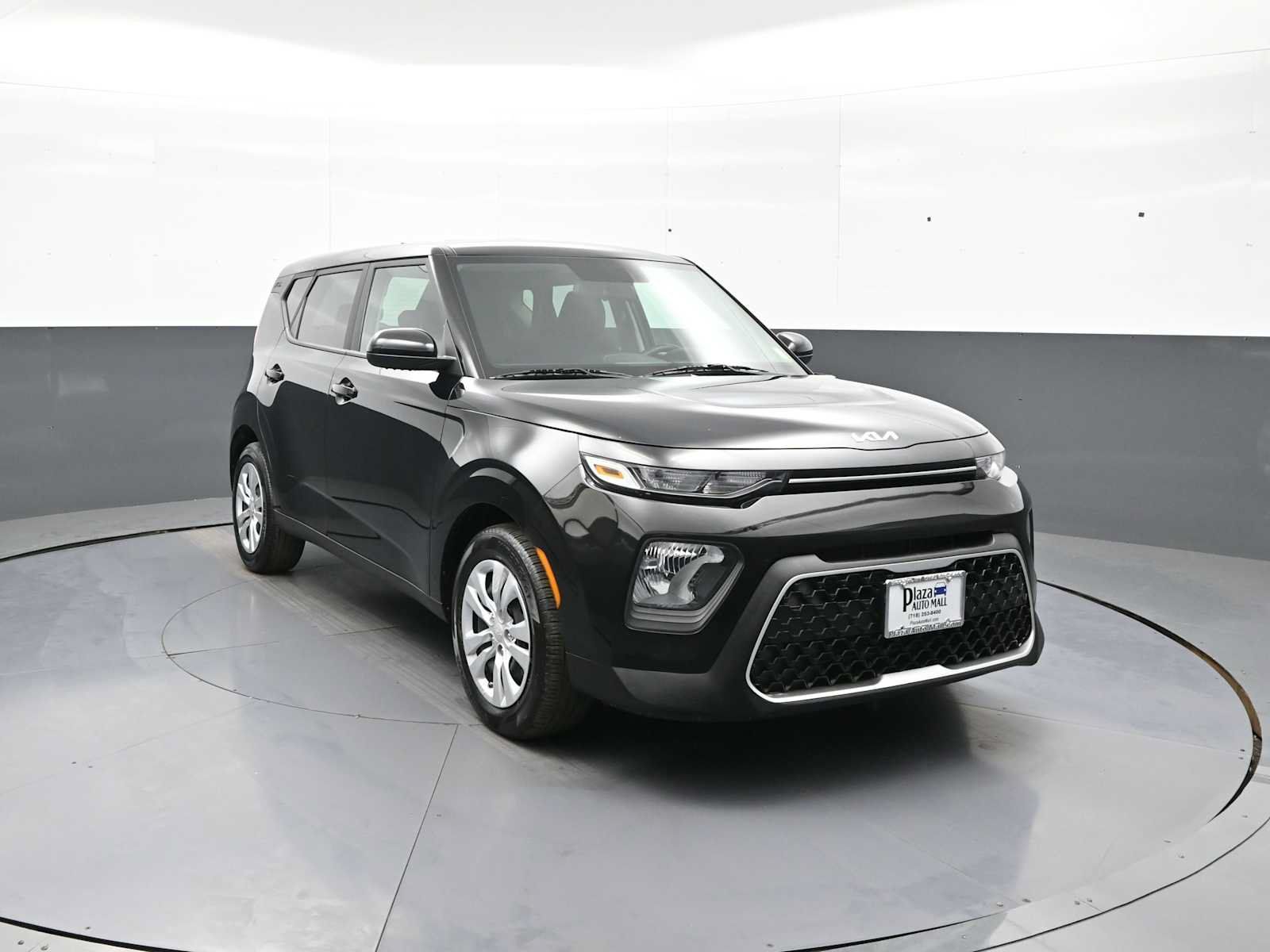 Used 2022 Kia Soul LX FWD image 3