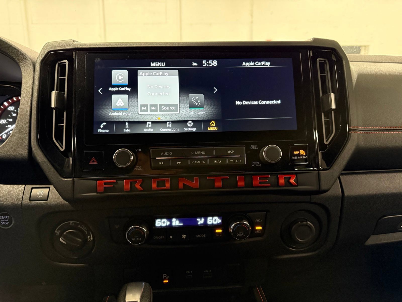 Used 2025 Nissan Frontier PRO-4X w/ Tow Package AWD/4WD image 10