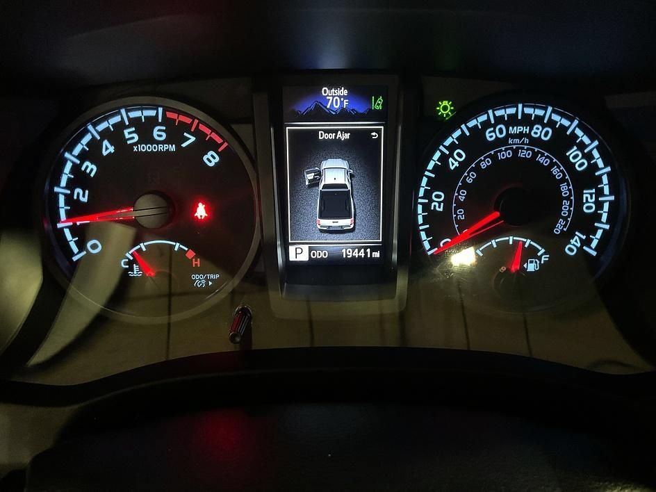 Used 2023 Toyota Tacoma SR RWD image 6
