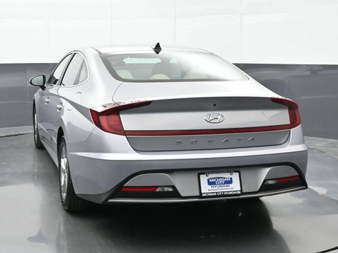 Certified 2023 Hyundai Sonata SE w/ Cargo Package FWD image 3