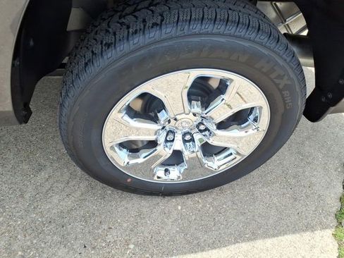 New 2026 RAM 1500 2WD Crew Cab image 18