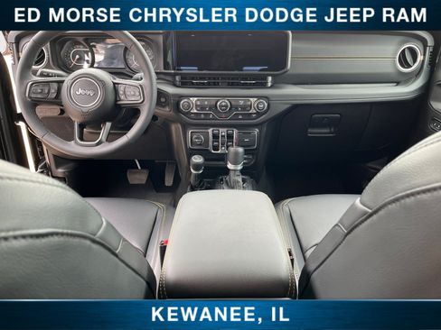 Used 2025 Jeep Gladiator Sport AWD/4WD image 10
