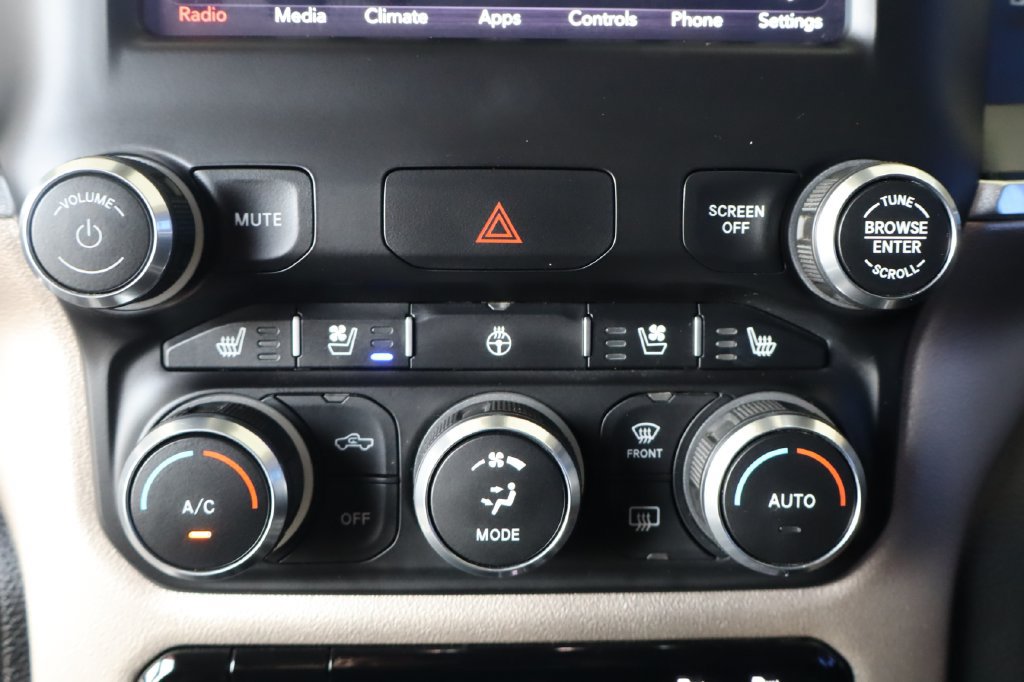 Used 2019 RAM 1500 Laramie AWD/4WD image 26