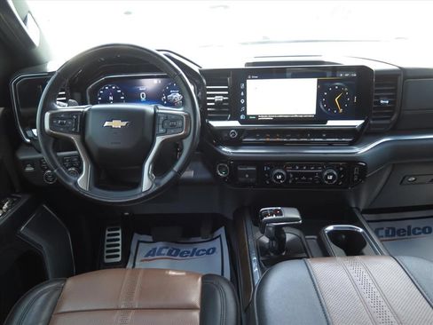 Used 2023 Chevrolet Silverado 1500 High Country AWD/4WD image 15