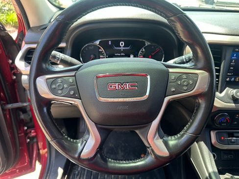 Used 2020 GMC Acadia Denali w/ Technology Package AWD/4WD image 28