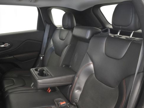 Used 2019 Jeep Cherokee Trailhawk w/ Cold Weather Group image 26