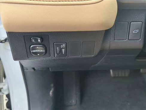 Used 2016 Toyota RAV4 XLE FWD image 11