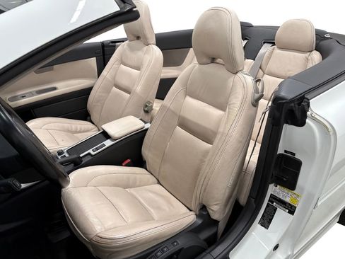 Used 2011 Volvo C70 T5 w/ Multimedia Pkg image 11