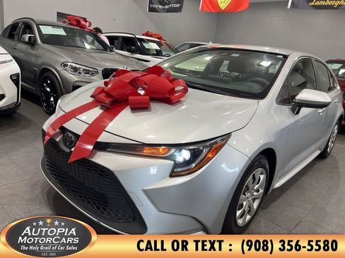 Used 2020 Toyota Corolla LE FWD image 29
