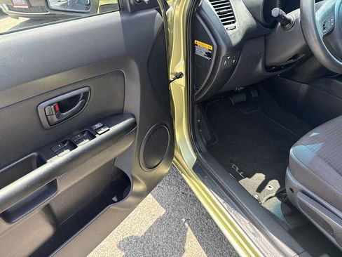Used 2013 Kia Soul FWD image 7