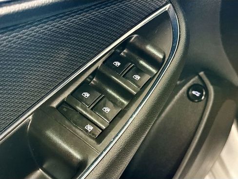 Used 2017 Chevrolet Cruze LS image 18