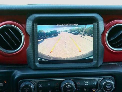Used 2021 Jeep Wrangler Unlimited Rubicon AWD/4WD image 32