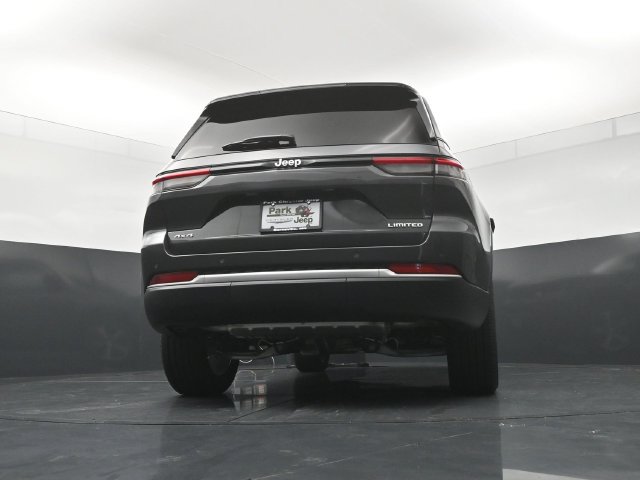 New 2026 Jeep Grand Cherokee Limited w/ Trailer Tow Package AWD/4WD image 23