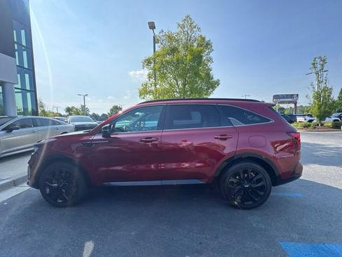 Certified 2021 Kia Sorento SX FWD image 2