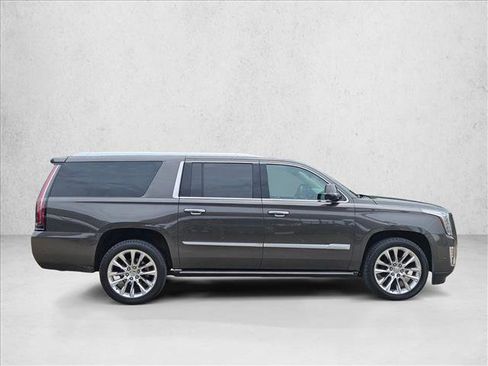 Used 2020 Cadillac Escalade ESV Premium Luxury AWD/4WD image 4