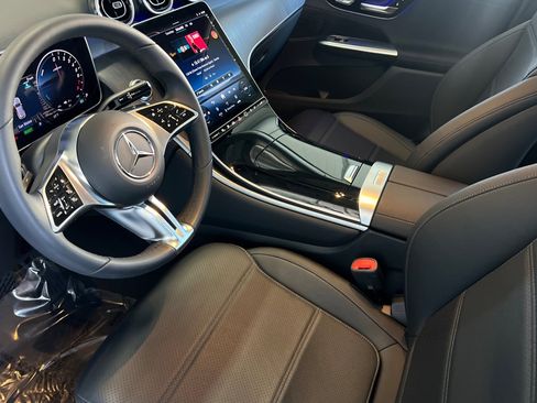 Certified 2025 Mercedes-Benz GLC 350e 4MATIC image 4