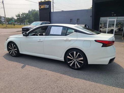 Used 2021 Nissan Altima 2.5 SR FWD image 11