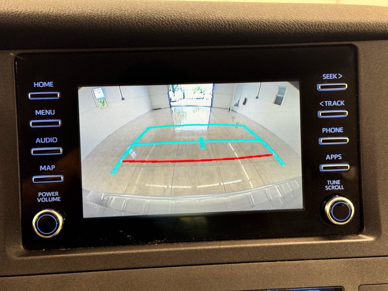 Used 2020 Toyota Sienna L FWD image 26