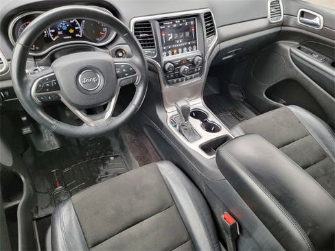 Certified 2018 Jeep Grand Cherokee Altitude image 38