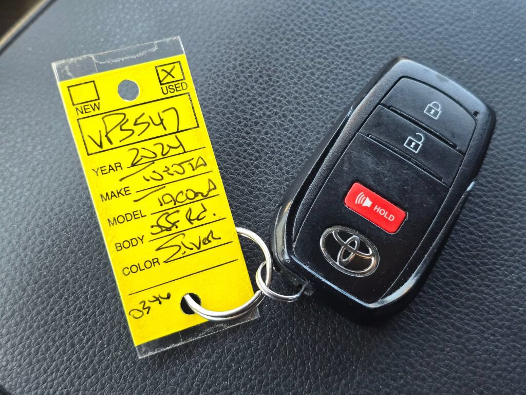 Used 2024 Toyota Tacoma TRD Off-Road AWD/4WD image 31