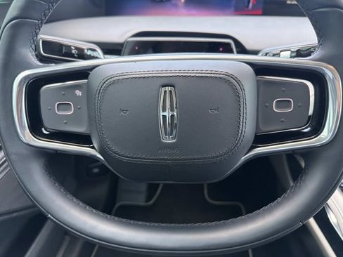 Certified 2025 Lincoln Nautilus Premier AWD/4WD image 28