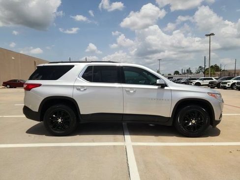 Used 2020 Chevrolet Traverse LT FWD image 4