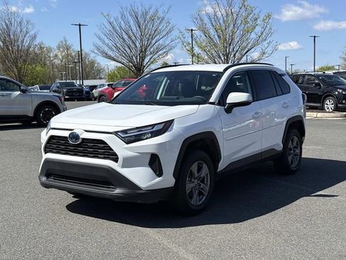 Used 2024 Toyota RAV4 LE image 5