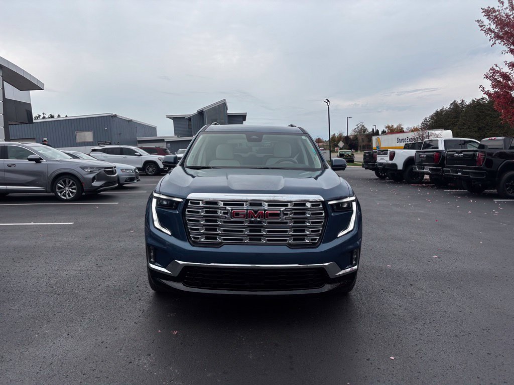 Used 2025 GMC Acadia Denali AWD/4WD image 3