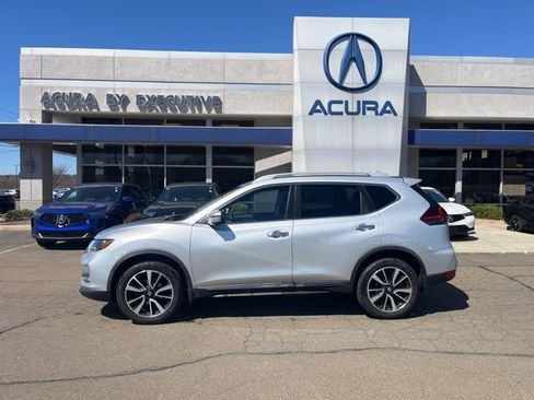 Used 2019 Nissan Rogue SL image 3
