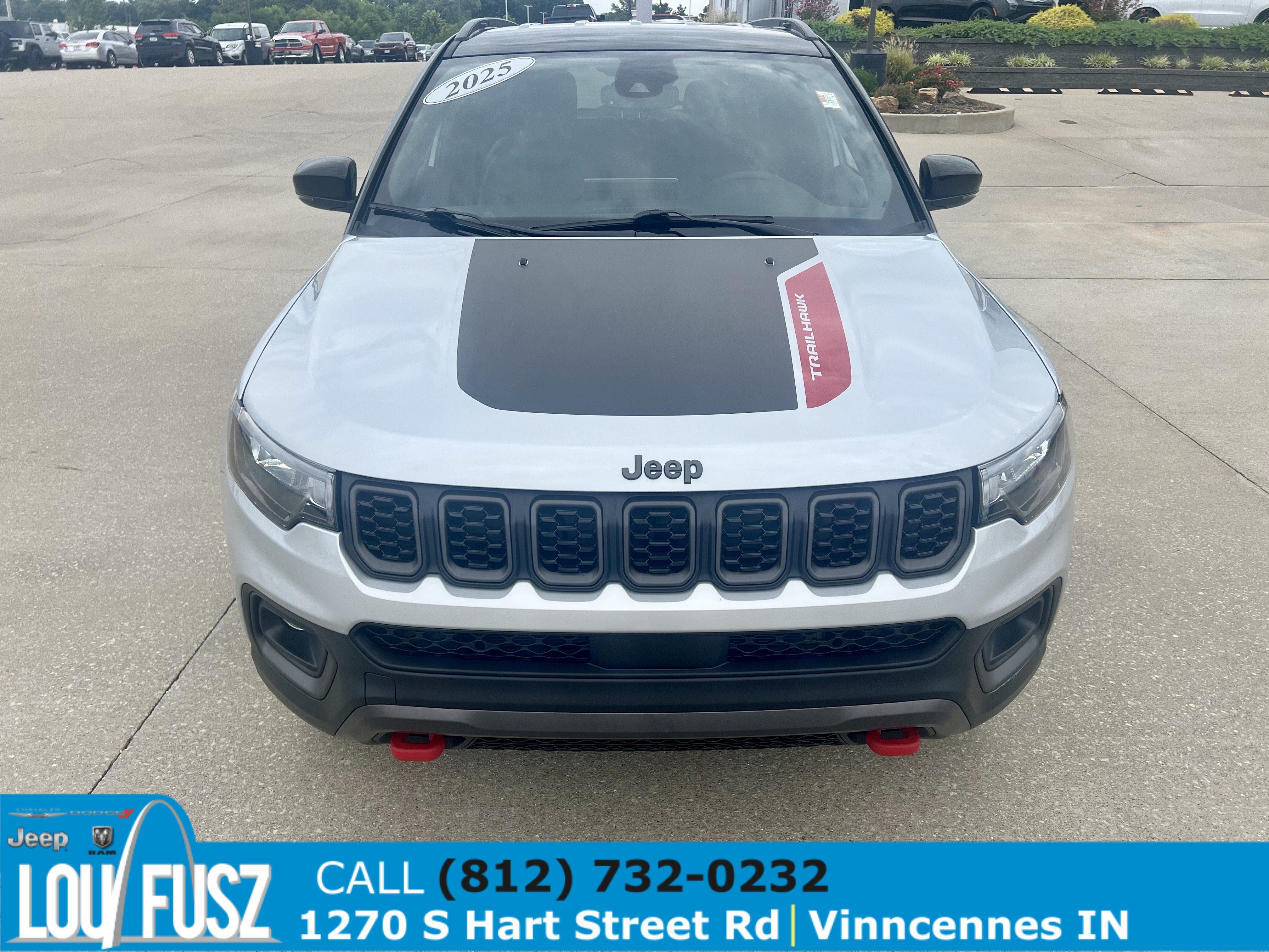 Used 2025 Jeep Compass Trailhawk AWD/4WD image 2