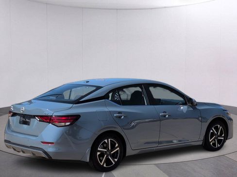 Used 2024 Nissan Sentra SV FWD image 8