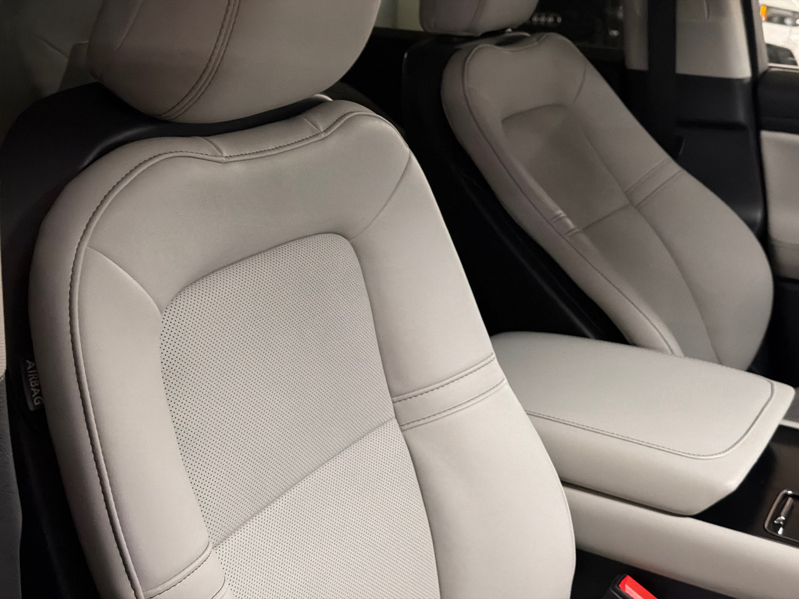 New 2027 Lincoln Aviator AWD image 12