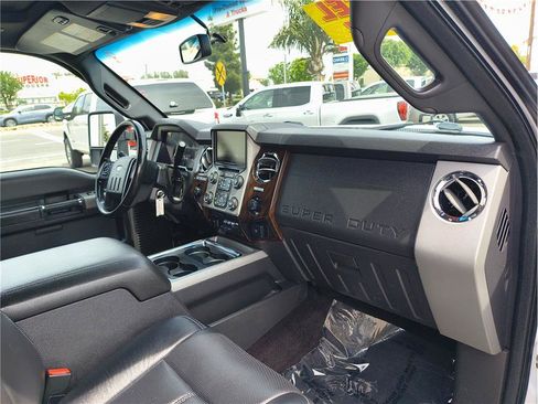 Used 2015 Ford F250 Lariat w/ Lariat Ultimate Package image 14