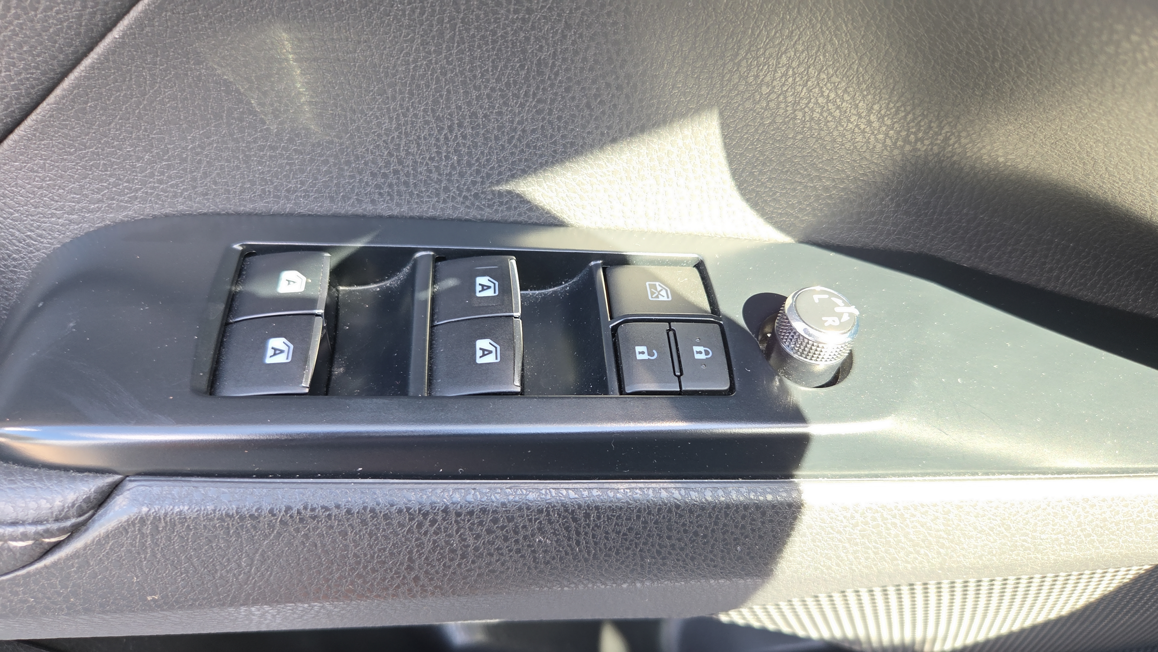 Used 2019 Toyota Camry XSE w/ Driver Assist Package FWD image 35