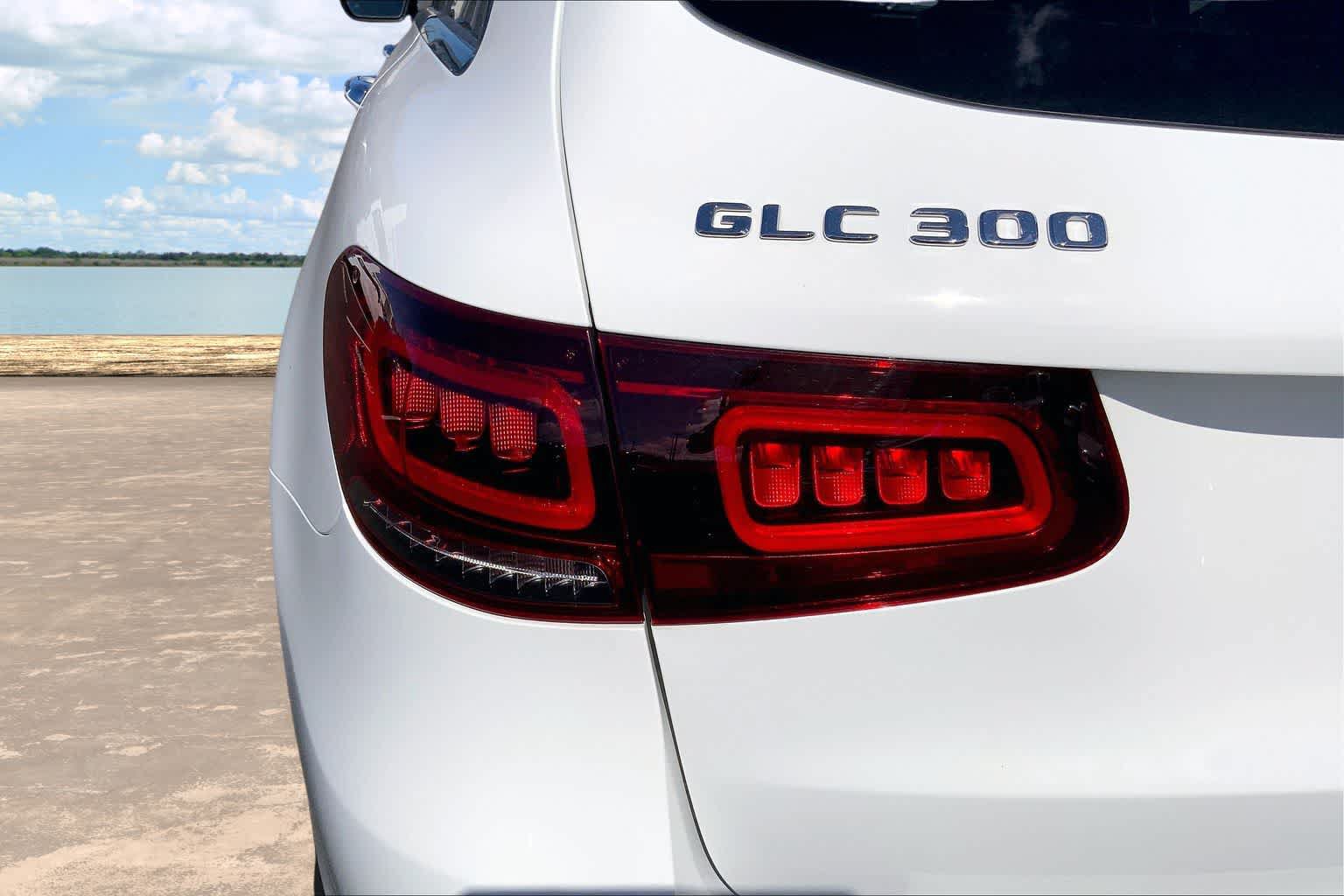 Used 2022 Mercedes-Benz GLC 300 image 32